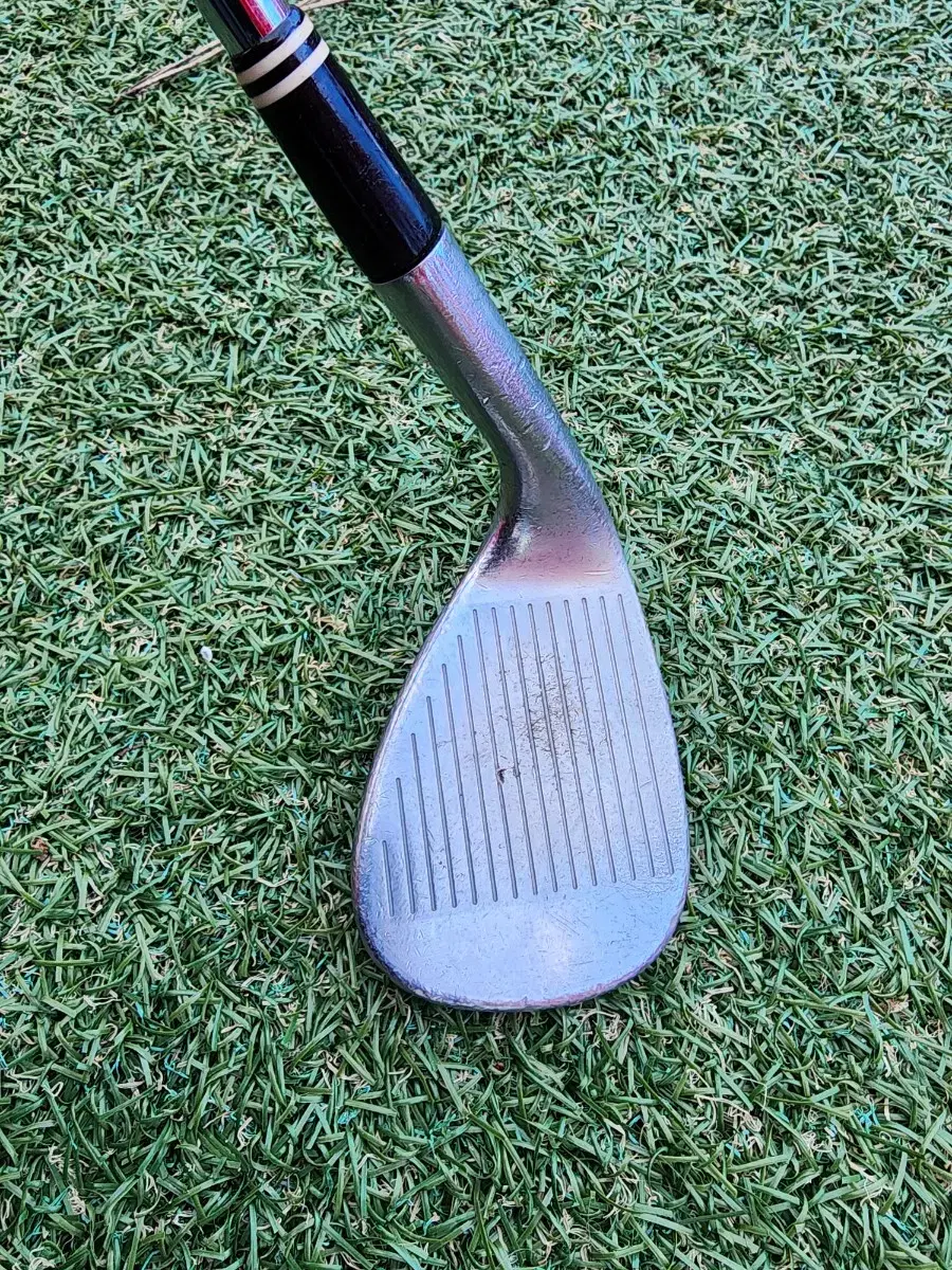 Cleveland CG10 52-degree wedge