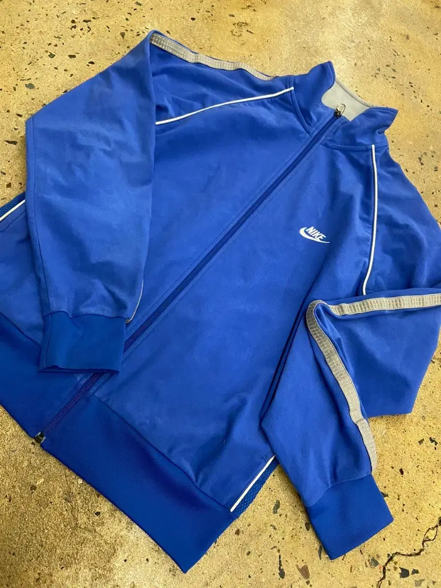 [Genuine/105] Nike Velvet Tracktop Jersey