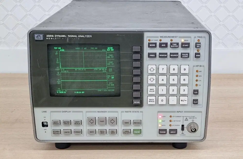 HP 3561A Dynamic Signal Analyzer.