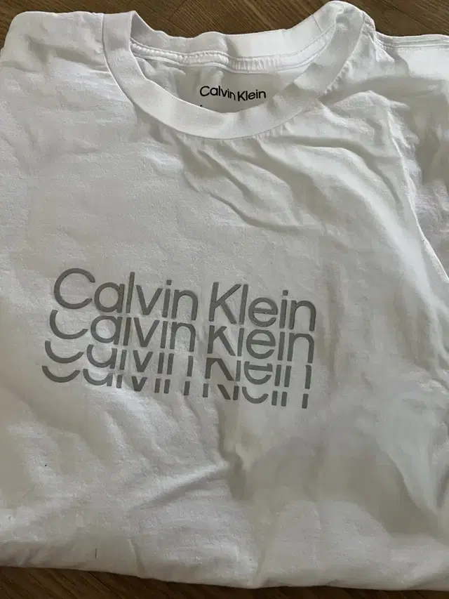 캘빈클라인 calvin klein 기본 로고반팔티 화이트