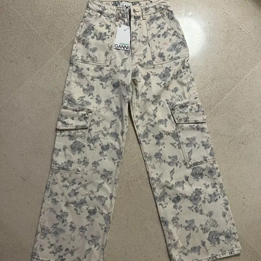 Ganni flower pants 26