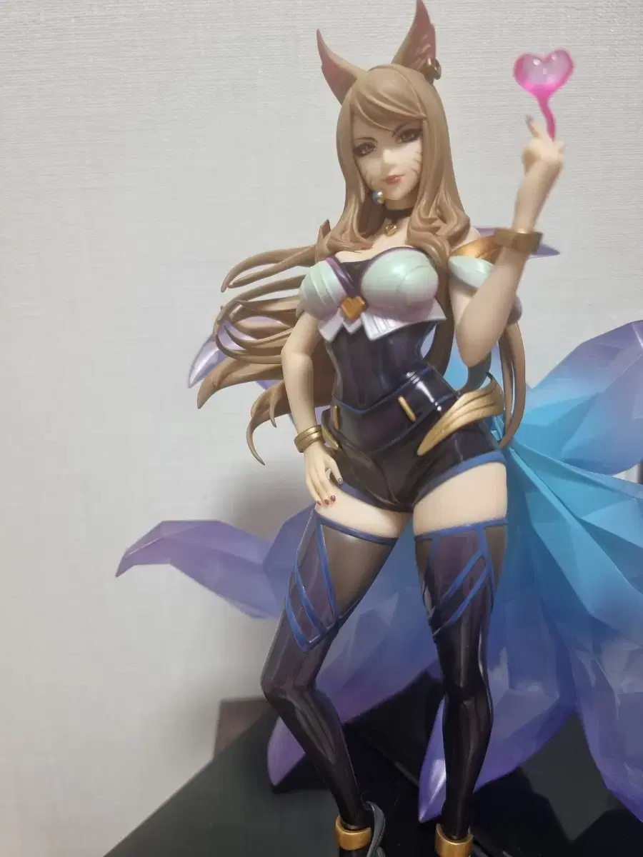 League of Legends K/DA Ari Figure (Unsealed)