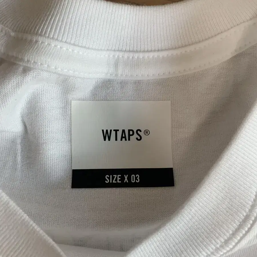 [L] WTAPS 더블탭스 반팔 티셔츠 흰색