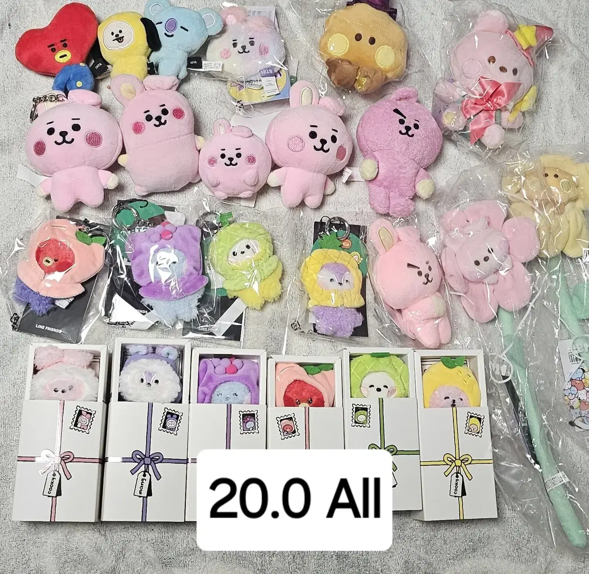 BTS BT21 doll keyring WTS