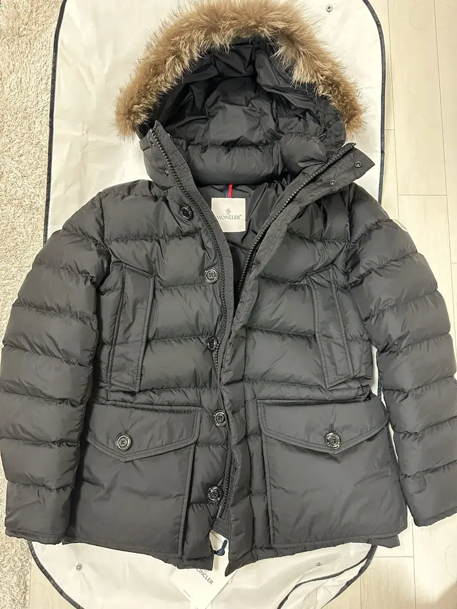 Moncler Clooney size 3