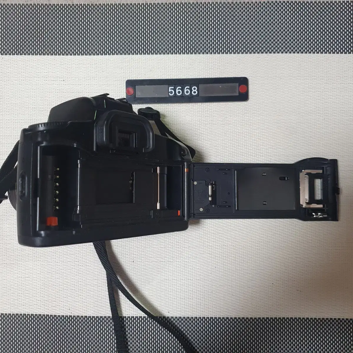 캐논 EOS 100 QD 필름카메라 35~80 줌렌즈