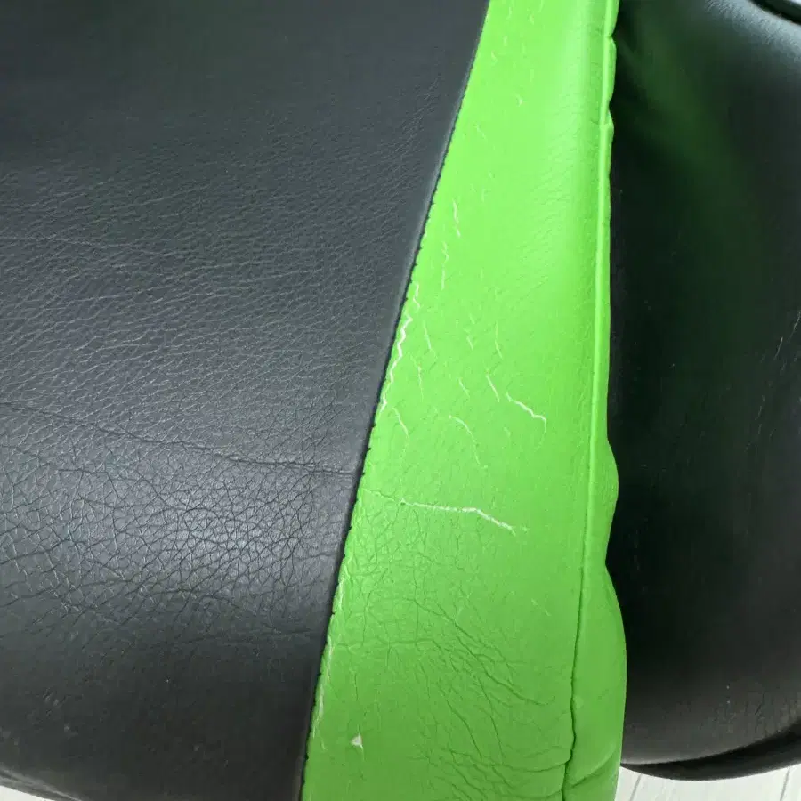 Dxracer 레이저 에디션 게이밍체어