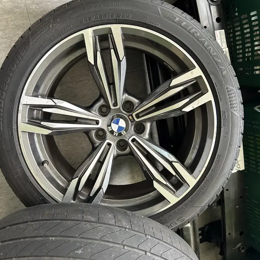 BMW M6 433m휠 19인치 대만산팝니다