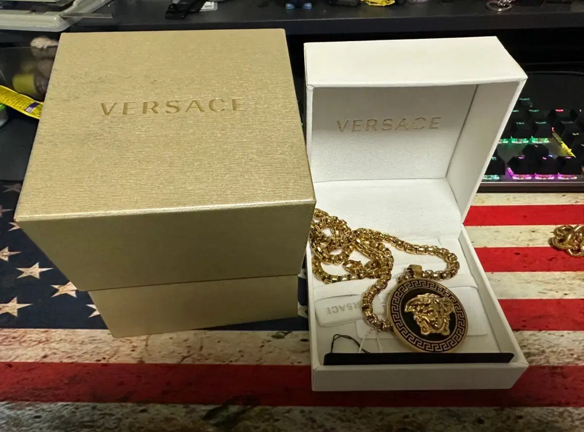 Versace 베르사체 목걸이 팝니다