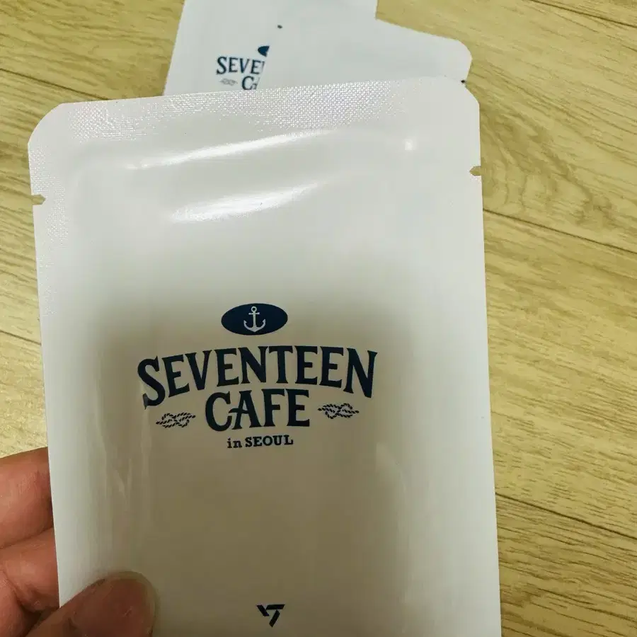 Seventeen cafe in seoul trading card set