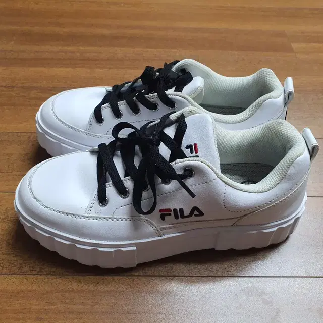 FILA 여성운동화 250 A급