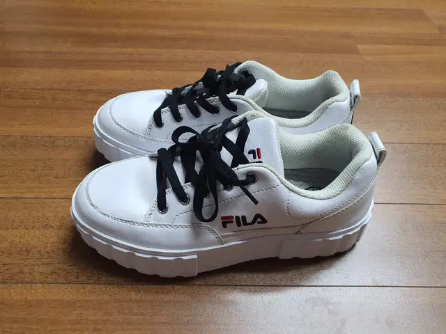 FILA 여성운동화 250 A급