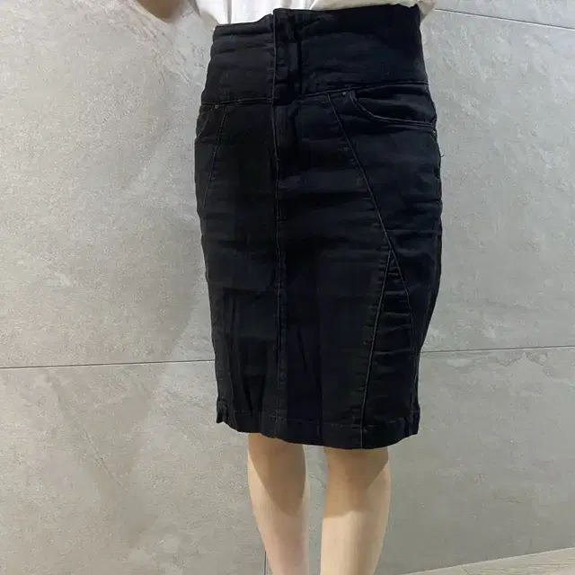 자라 zara 검정 치마 사선 디테일 블랙 미디 스커트 (M)