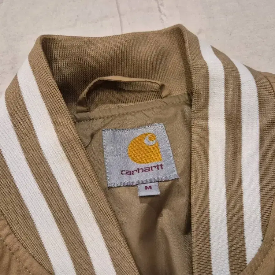 L>carhartt battery jacket