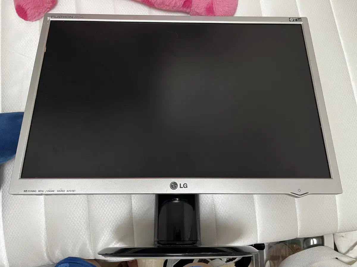 LG FLATRON L226WT 모니터