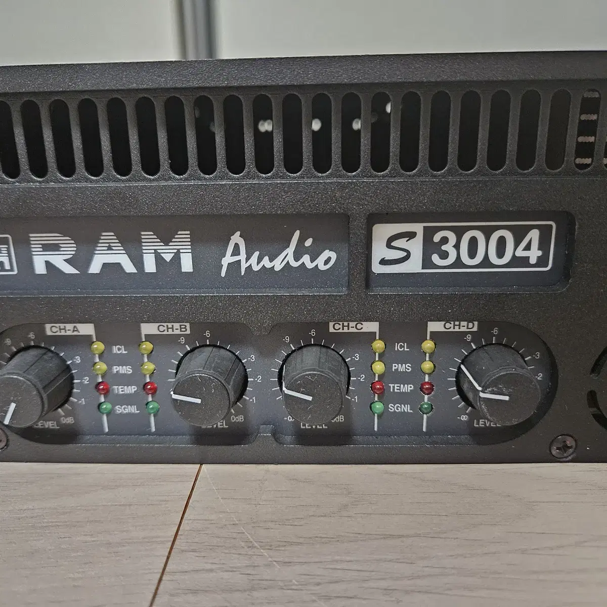 RAM AUDIO S3004 앰프