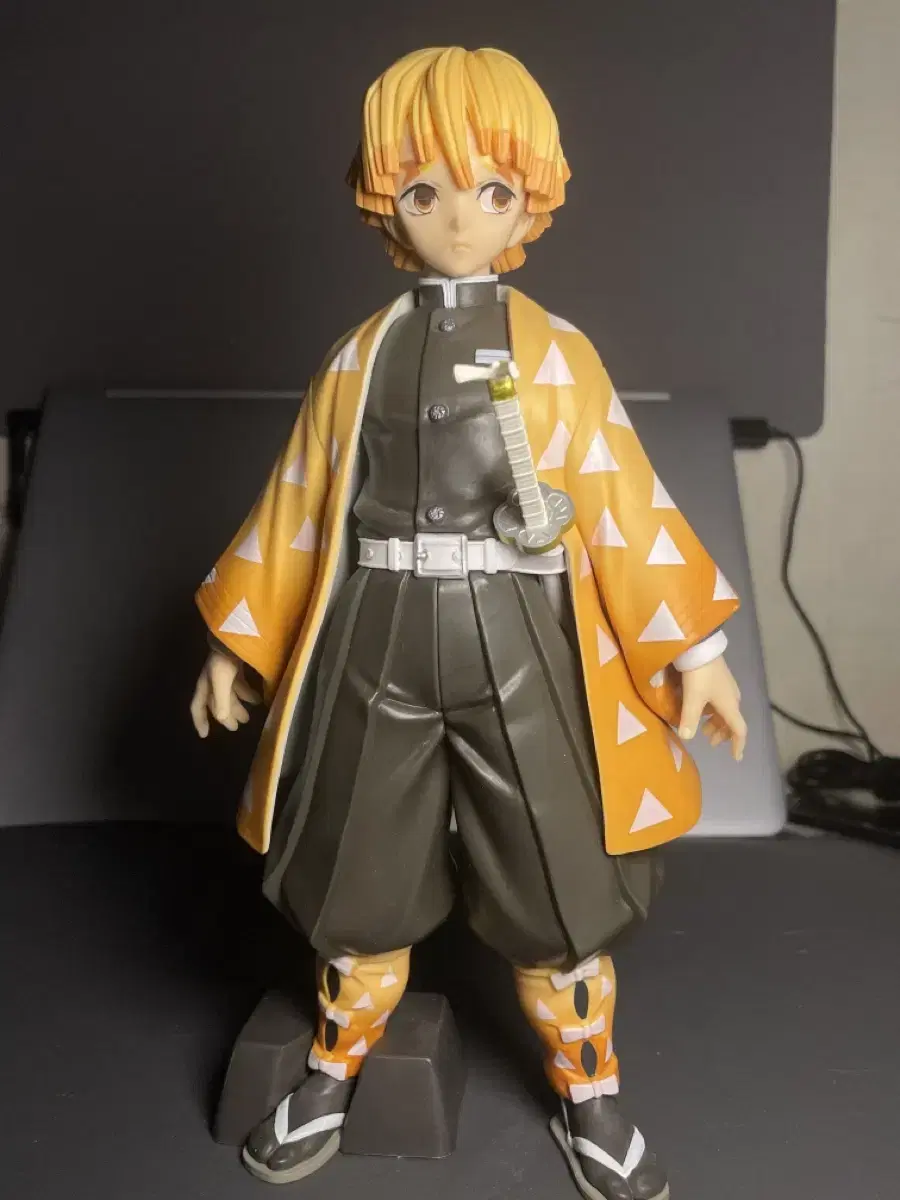 Ear Sword Agatsuma Zenitsu Banpresto Figures