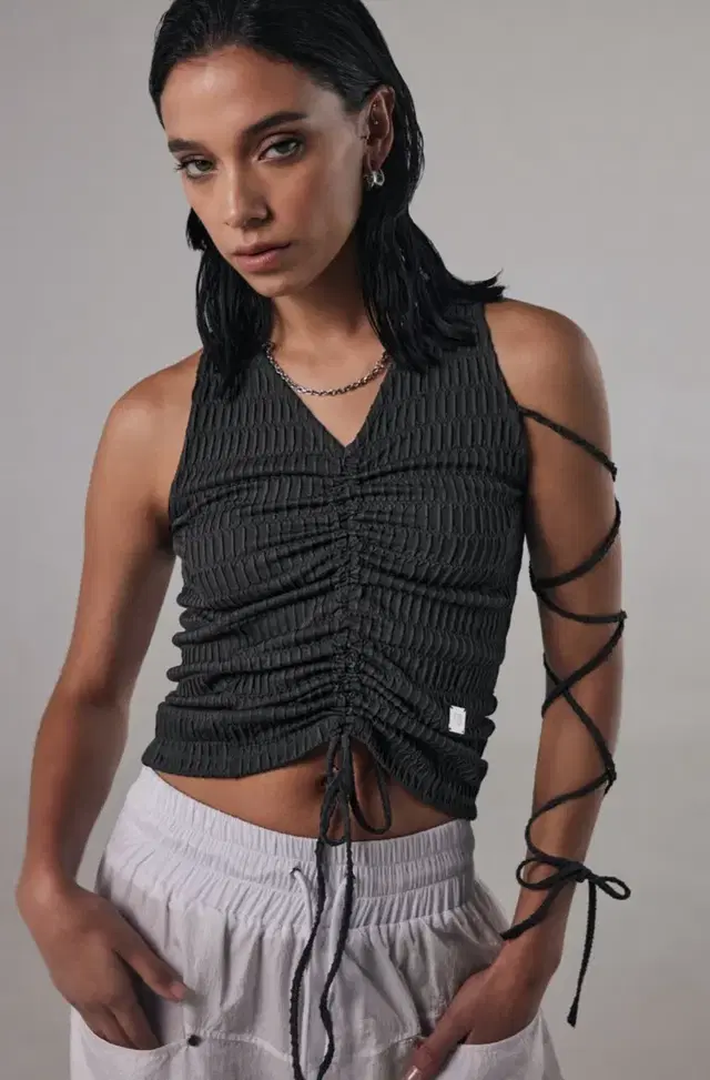 트리밍버드 Tied Strap Sleeveless [ Charcoal ]