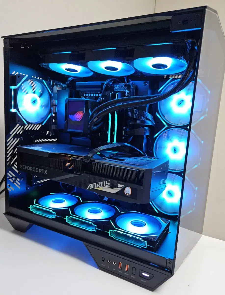 9800X3D RTX4090 하이엔드 데스크탑팝니다