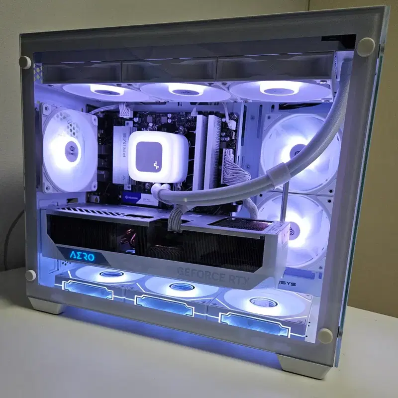 9800X3D 4080SUPER 화이트 고사양 데스크탑