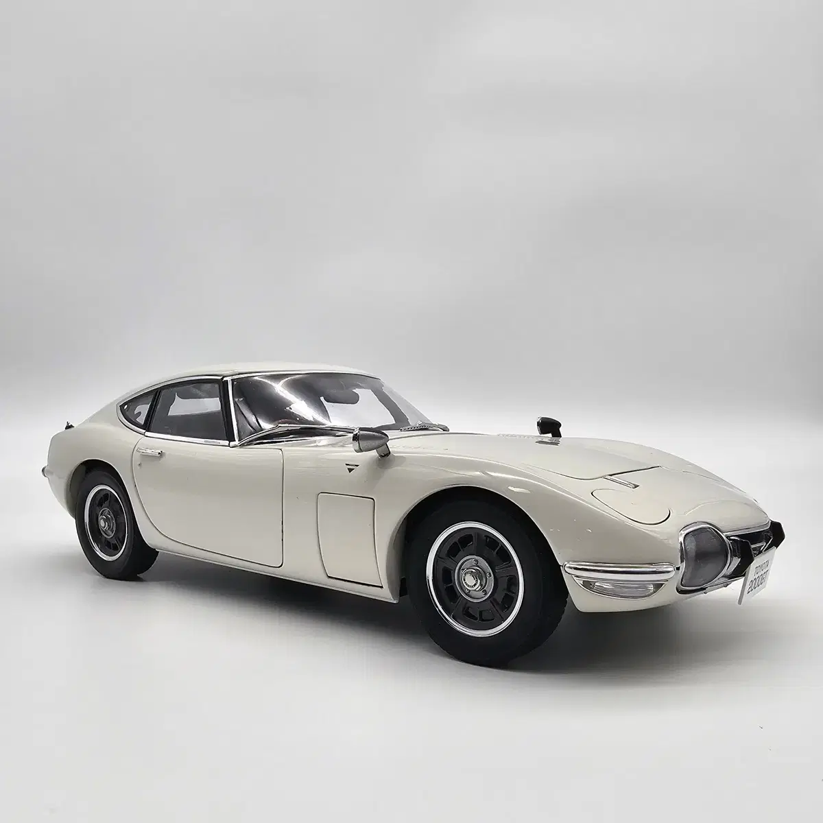 AUTOartTOYOTA2000GT쿠페(1:18) [6745_0252#]