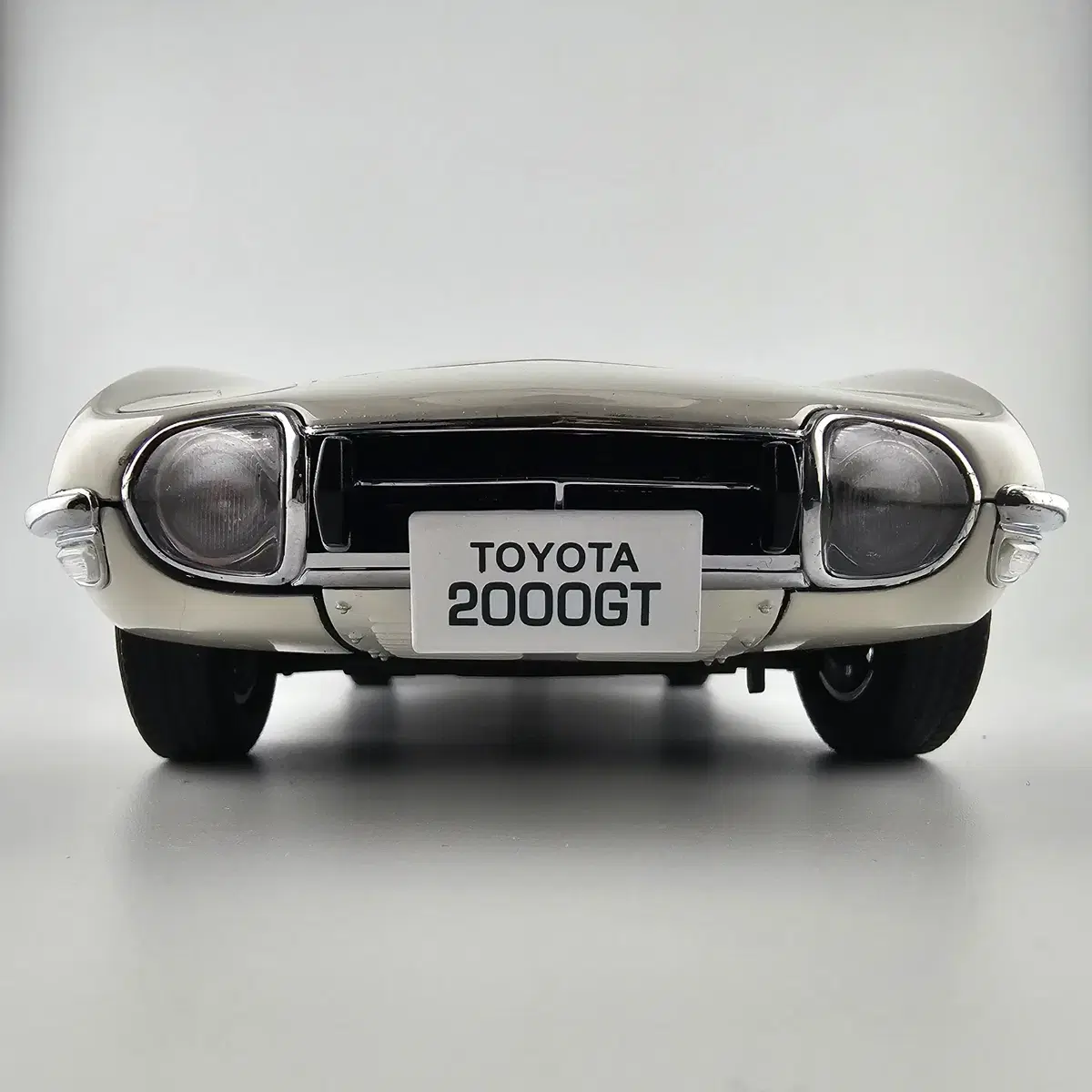 AUTOartTOYOTA2000GT쿠페(1:18) [6745_0252#]