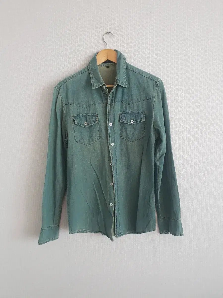 Young Men's Shirt Salvage Vintage (Shareable)