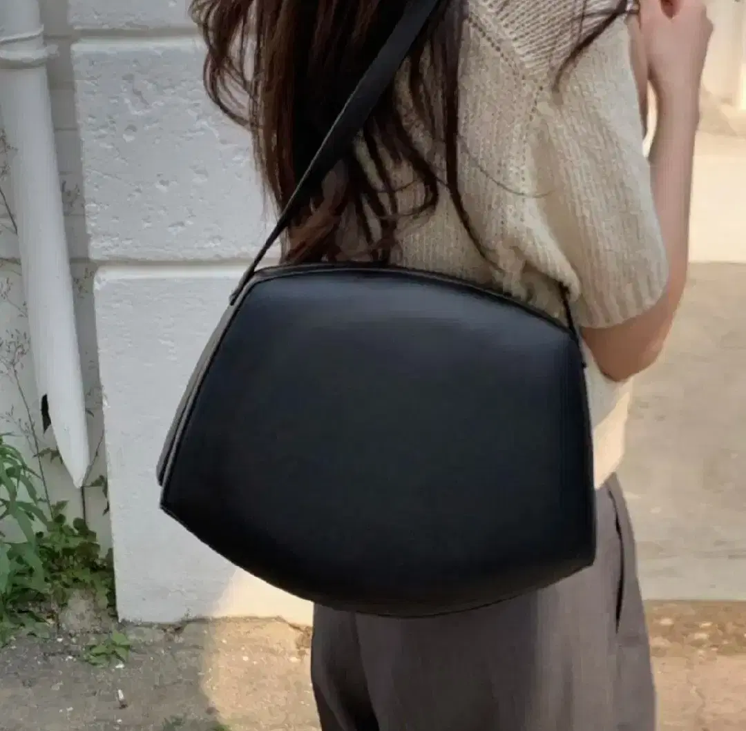 ArchiveAppsKaiShellShoulder Bags