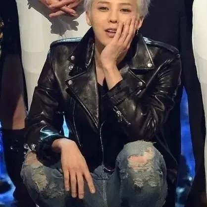 생로랑 L01 레더 사진 4