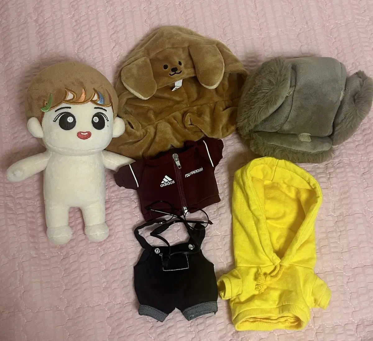 Price down! Rush! Clothes included nct haechan doll tanned wts