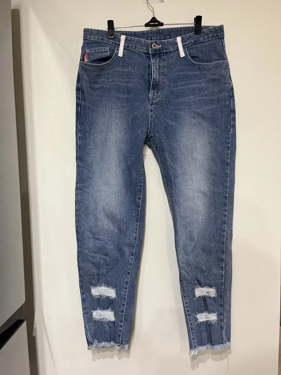 (33)TWN Tattered U.N. Ripped Jeans