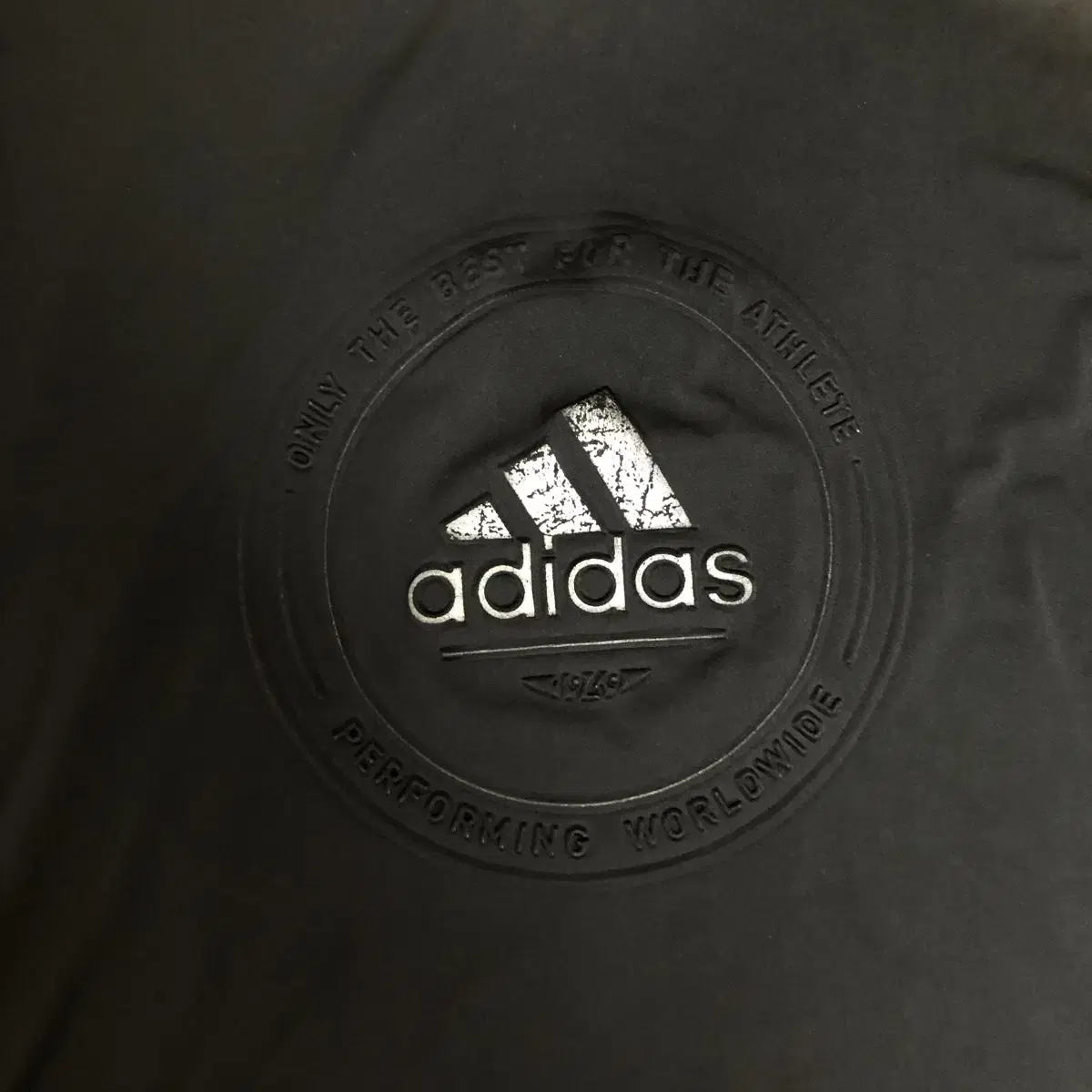 Vintage Adidas performing worldwide bl