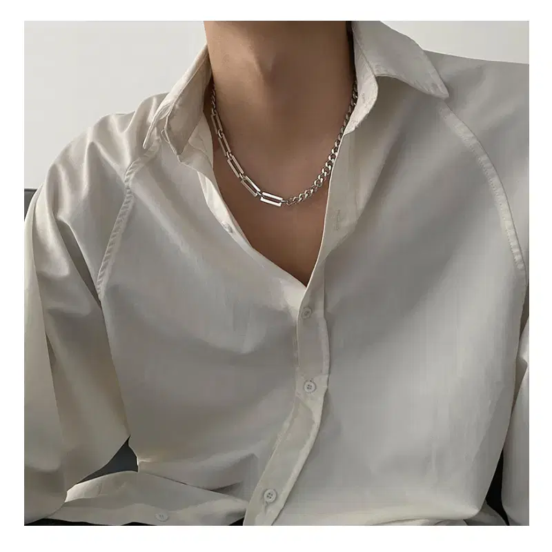 Basic silver fashion necklace