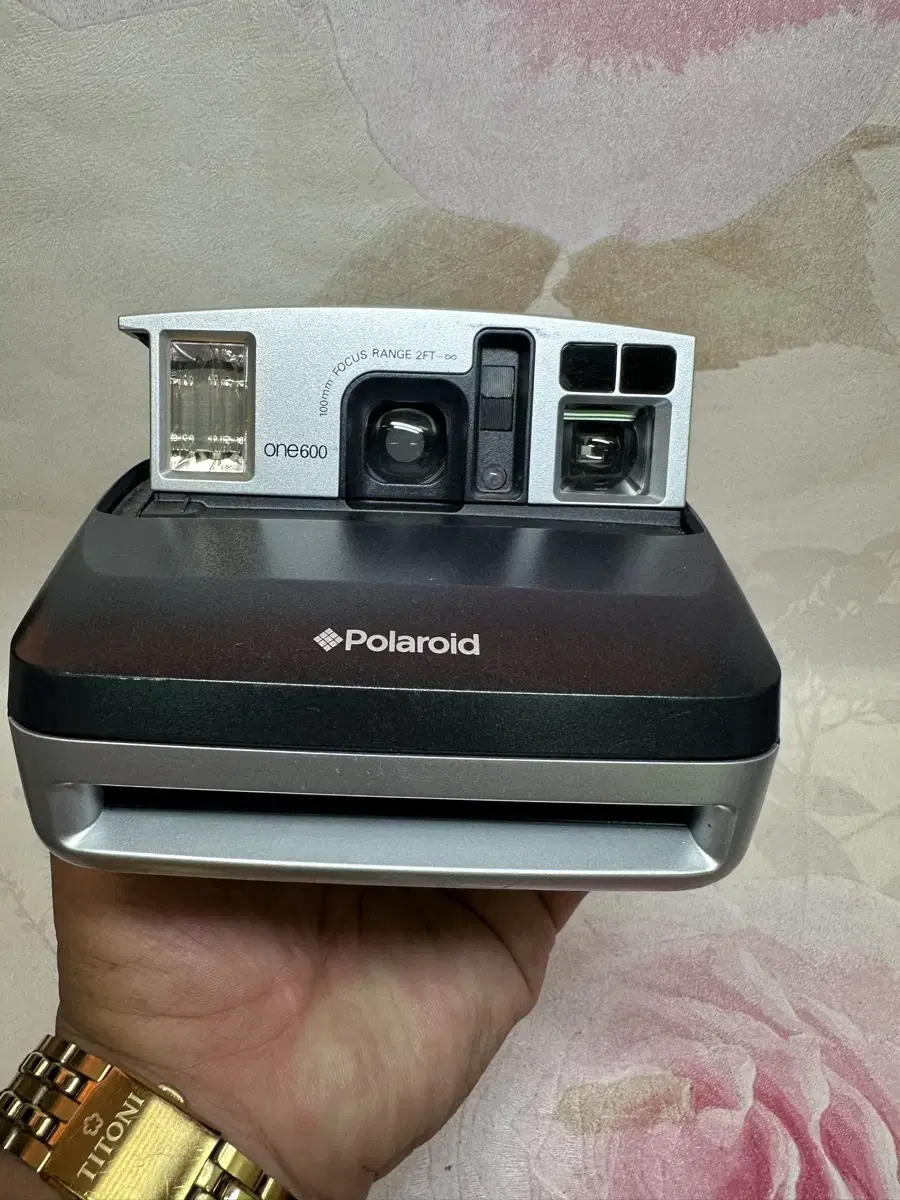 Vintage Polaroid One600 Instant Camera