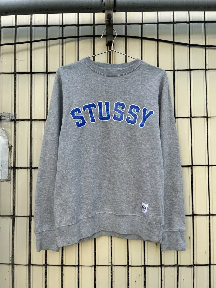 Stussy Big Logo Man-to-Man Gray