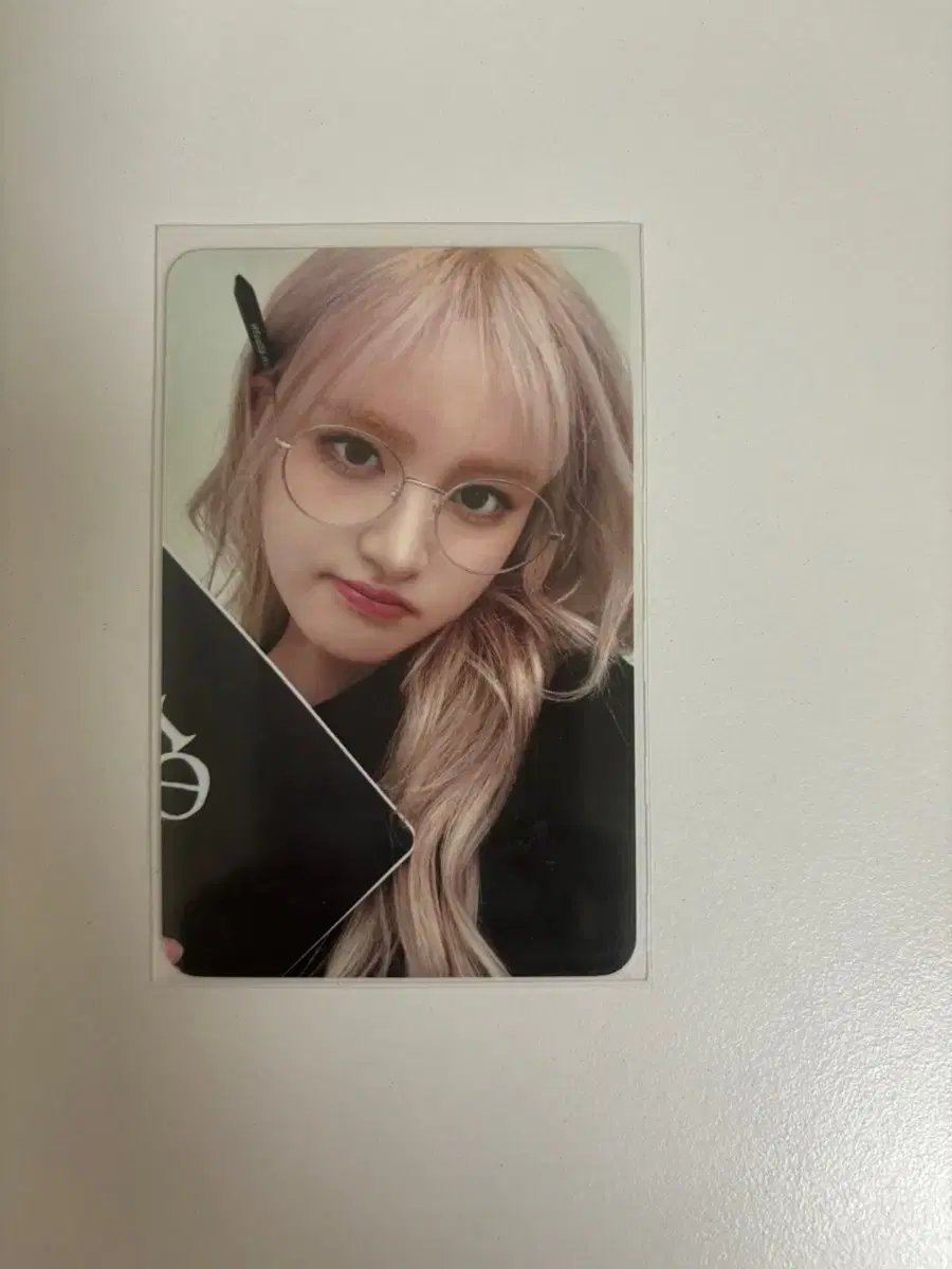 Ive got a bookstore liz photocard sell it.