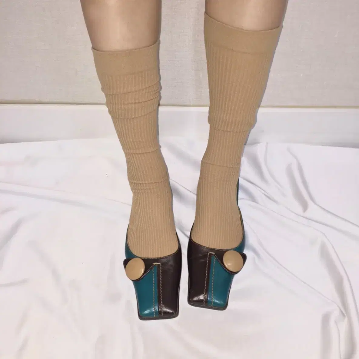 Miumiu 미우미우 90s square toe heel