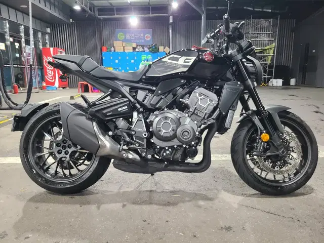 혼다 cb1000r 블랙에디션 팝니다