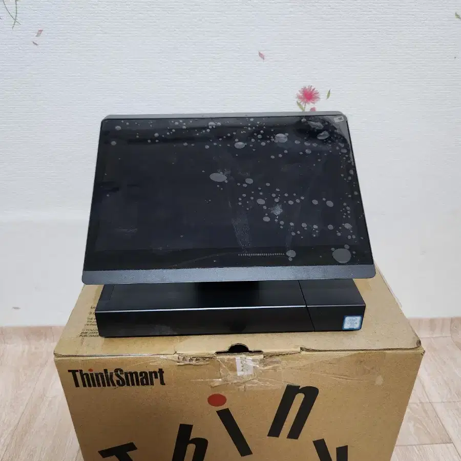 터치스크린 올인원PC 레노버 ThinkSmart Hub500