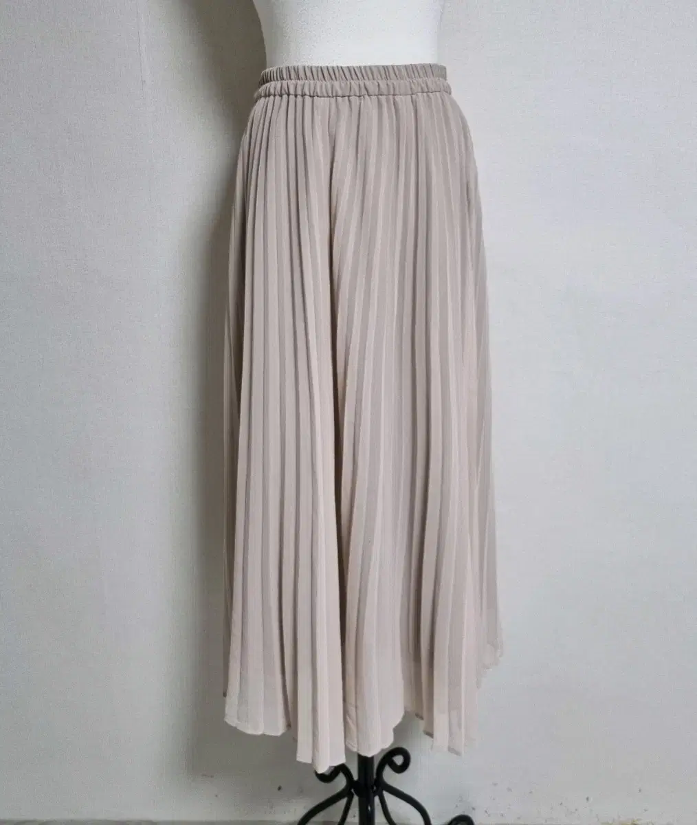 Beige machine-pleated long skirt #53