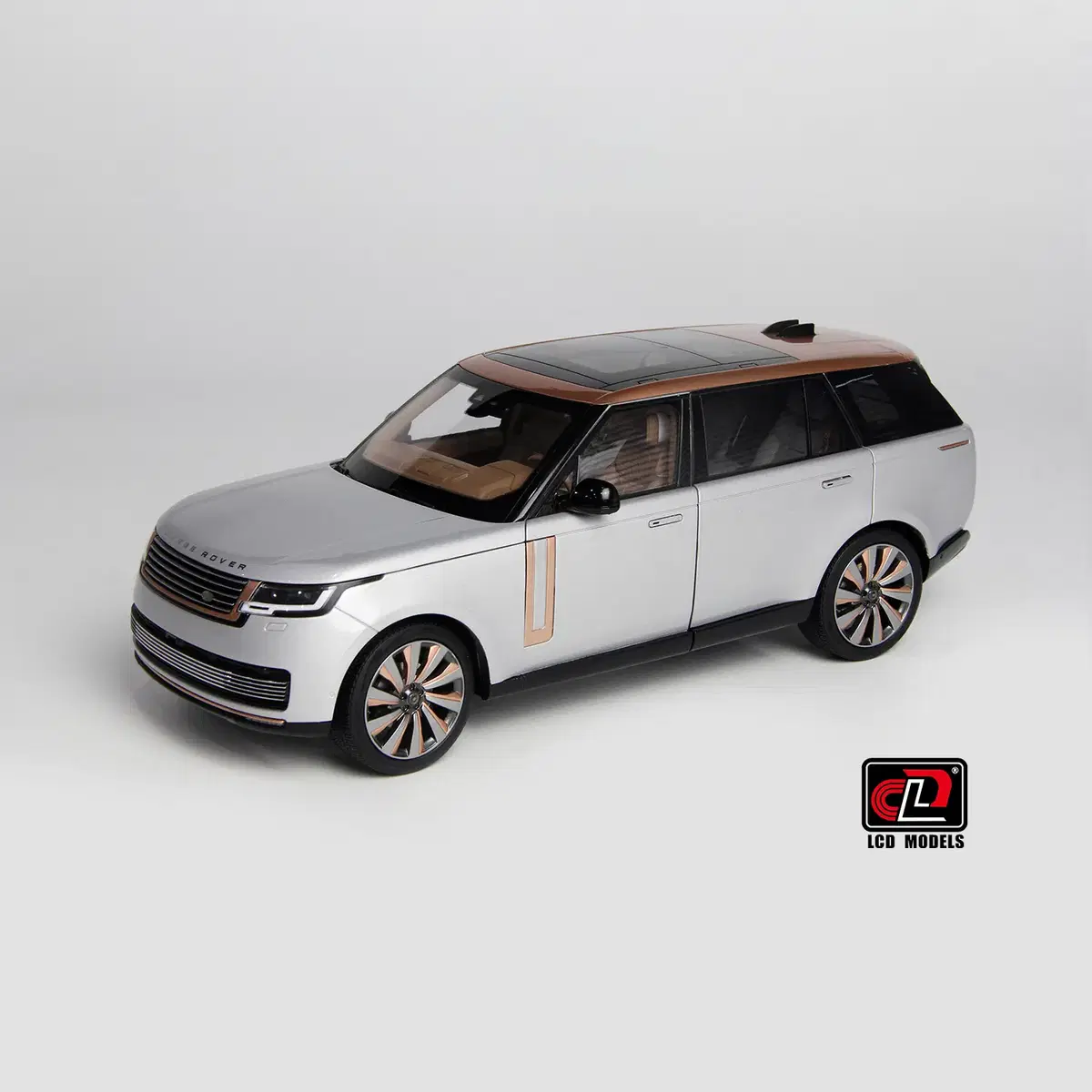 1:18 LCD Land Rover Range Rover SV (Serenity Package)