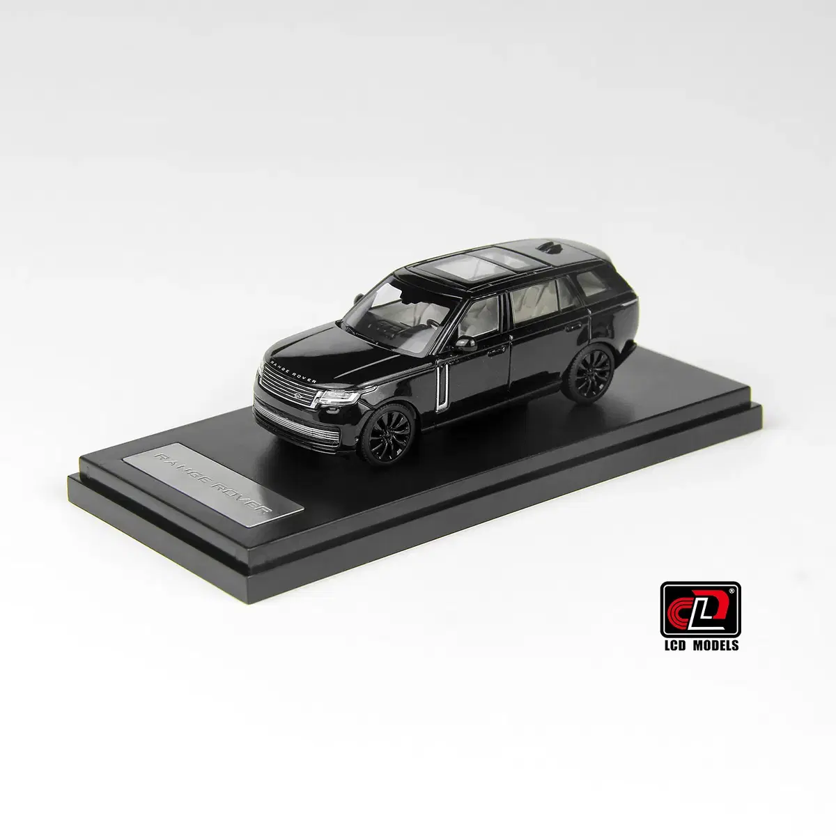 1:64 LCD Land Rover Range Rover SV