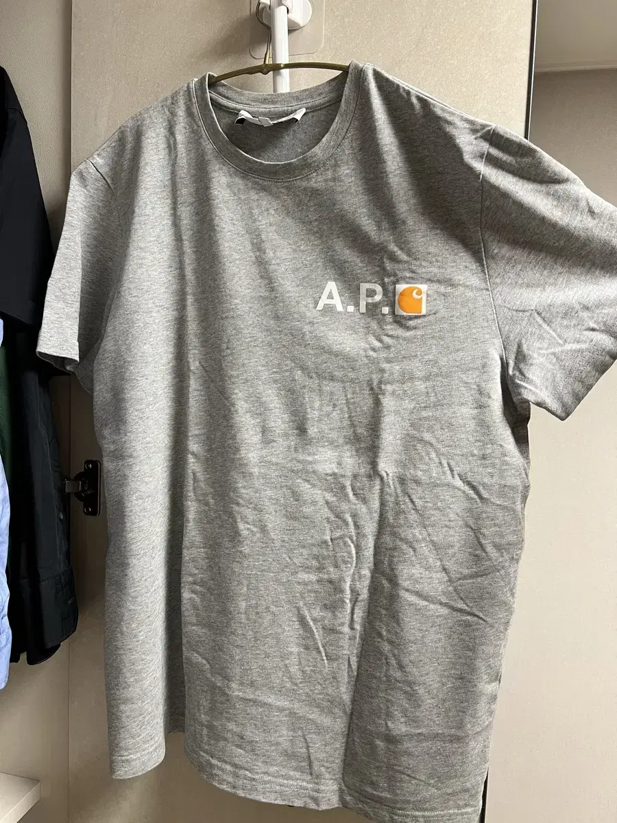 칼페쎄 A.P.C X carhartt 티셔츠 그레이(L)