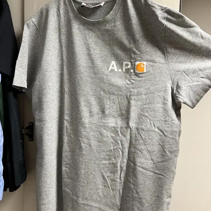 칼페쎄 A.P.C X carhartt 티셔츠 그레이(L)