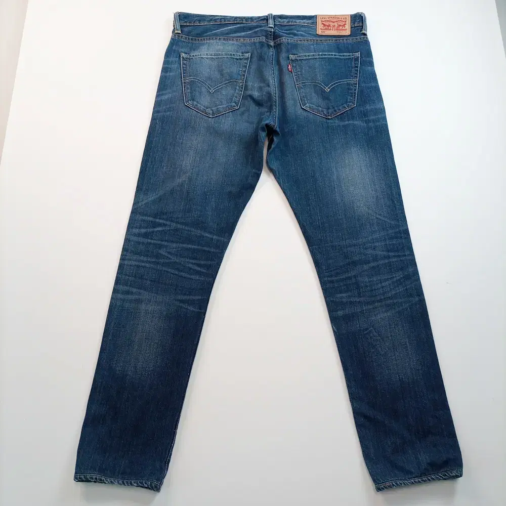 Levi's Jeans Size 34 Tapered Jin 520 Denim Pants Men A1627