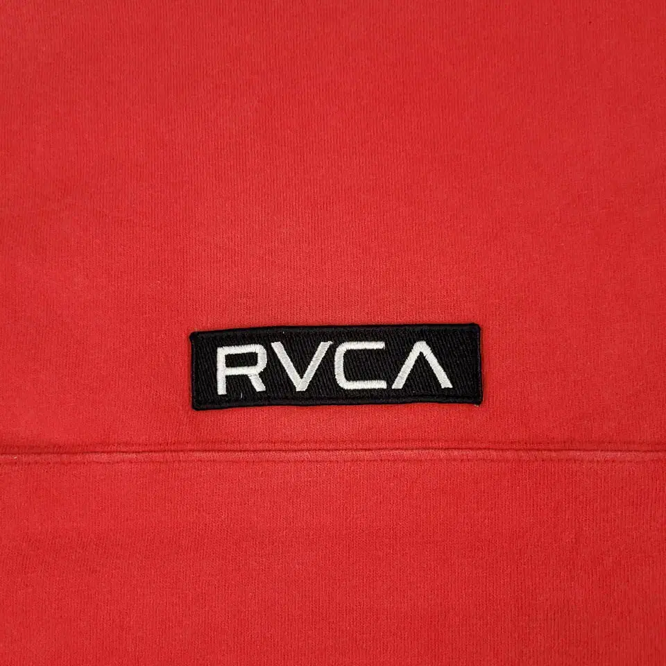 루카 RVCA 피그먼트 레드 블랙 화이트 로고패치 절개 백프린팅 오버핏