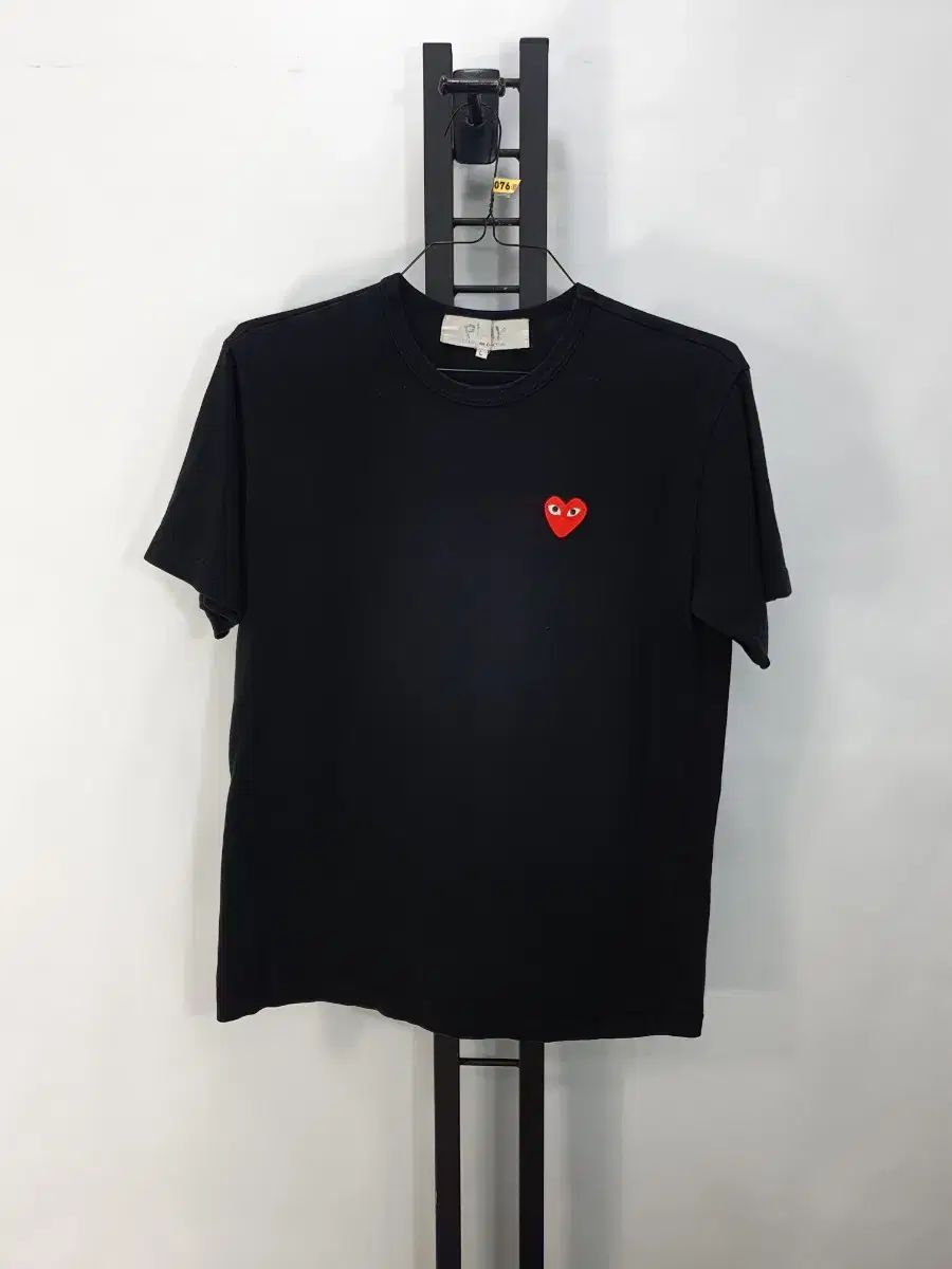 Comme des Garçons Song Vahn Paletti Classique Red Heart Waffen T-shirt Black L