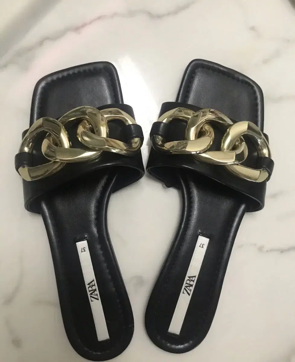 zara sandals, zara mules, zara slippers, zara slippers, zara