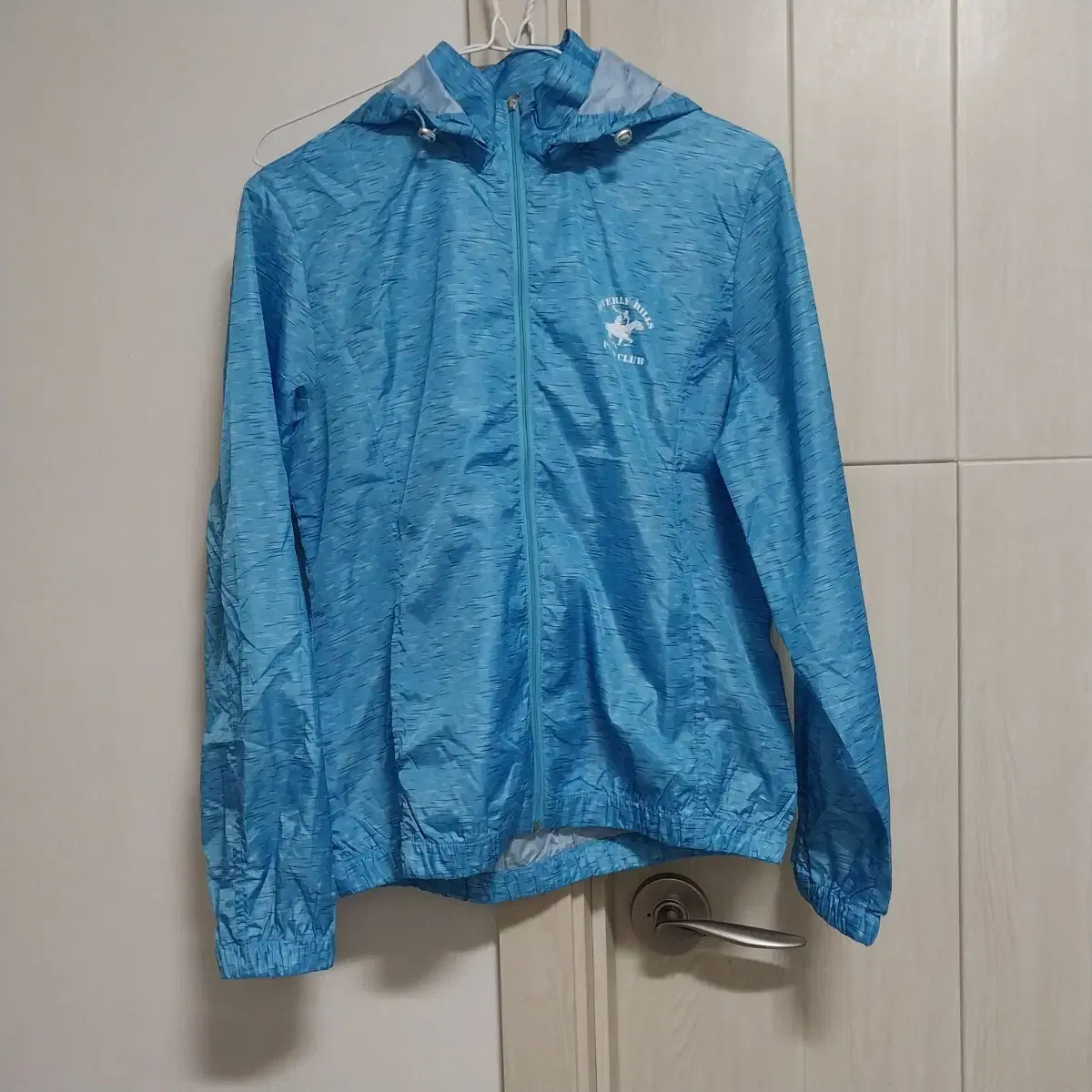 Very light windbreaker 95