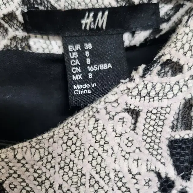 H&M 자수민소매원피스 플레어원피스 미니원피스 봄원피스 여름원피스